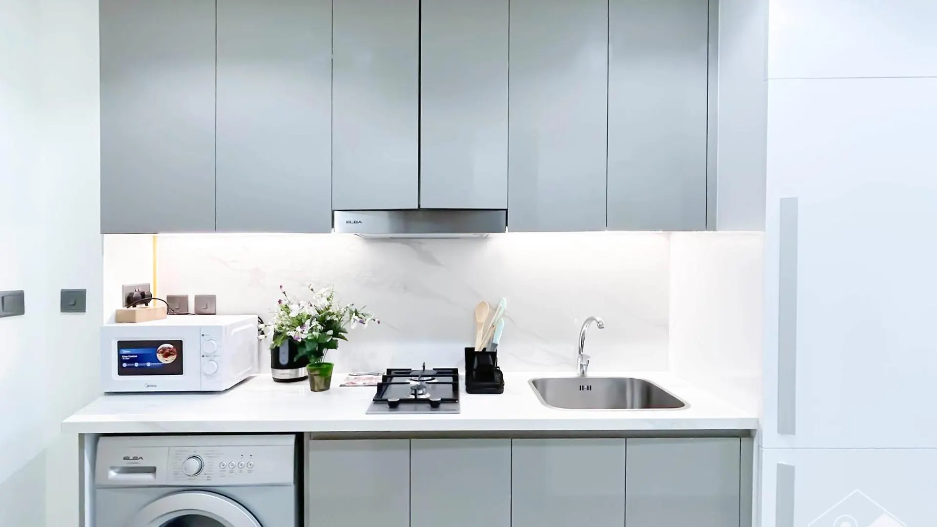 Apartment Comfortable & Cozy Studio In Azizi Riviera Dubai